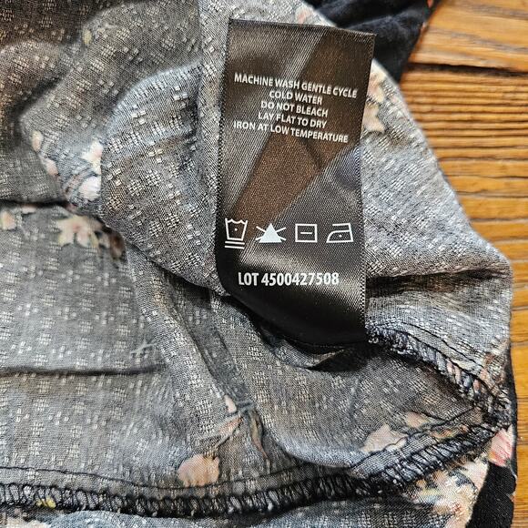 Buffalo David Bitton Womens L Tie Front Top Blouse Black Floral Cap Sleeve - Picture 9 of 9